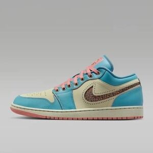9M‎ / 10.5W - [NEW] Men's Air Jordan 1 Low SE Shoes 'Somos Eternos' IM8120-484